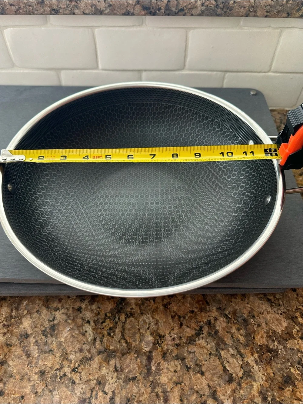 Hexclad 12 inch hybrid Non Black Nonstick Frying Pan Honeycomb Surface. No lid